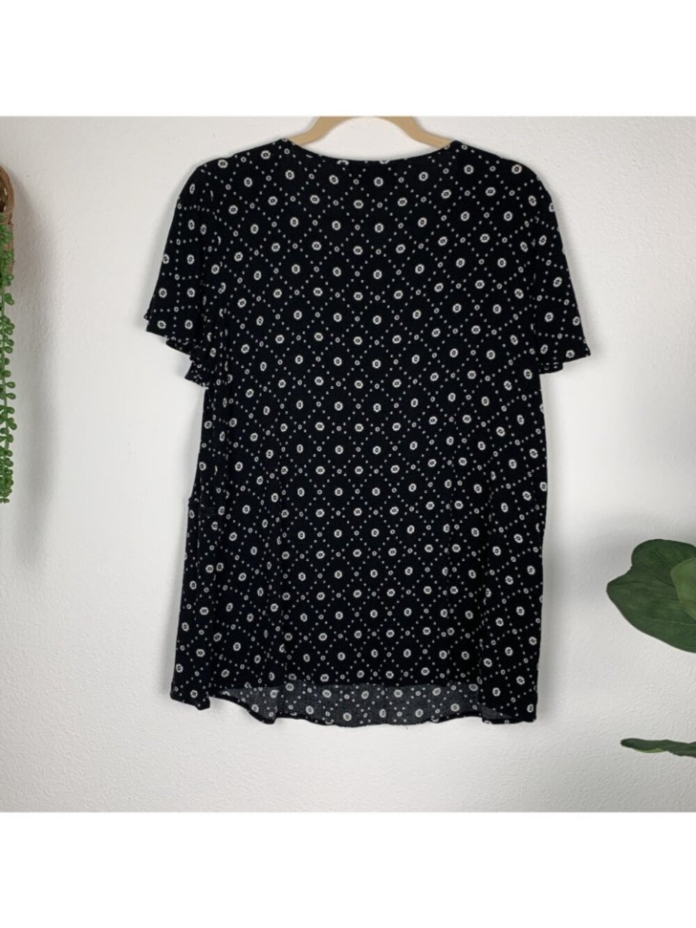✨3/$30 Lane Bryant Women's 14 Black White Short Sleeved Peasant Blouse Top - Picture 6 of 6